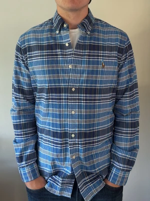 Ralph Lauren Skjorta - - Condition: 8/10 - Color: Blue - Size: M