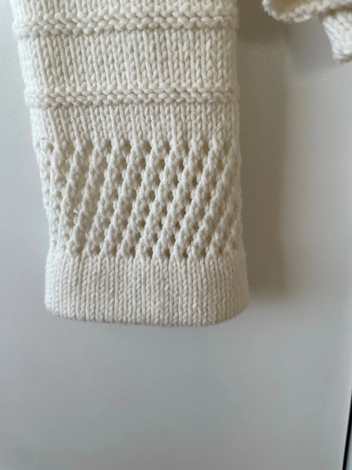 Vit stickad kofta  - 5