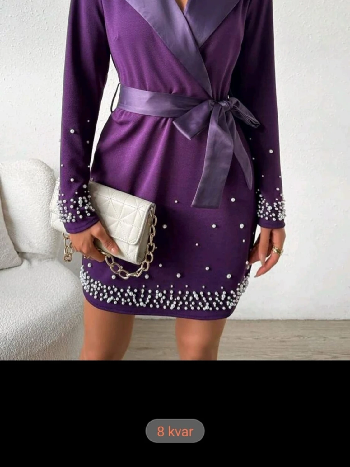 Lila klänning med pärldetaljer - 2