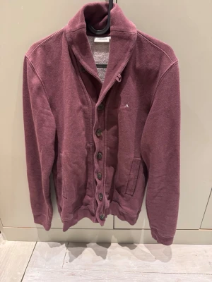 Kofta/cardigan från J.Lindeberg - Vinröd kofta från J.Lindeberg, bra skick, storlek s