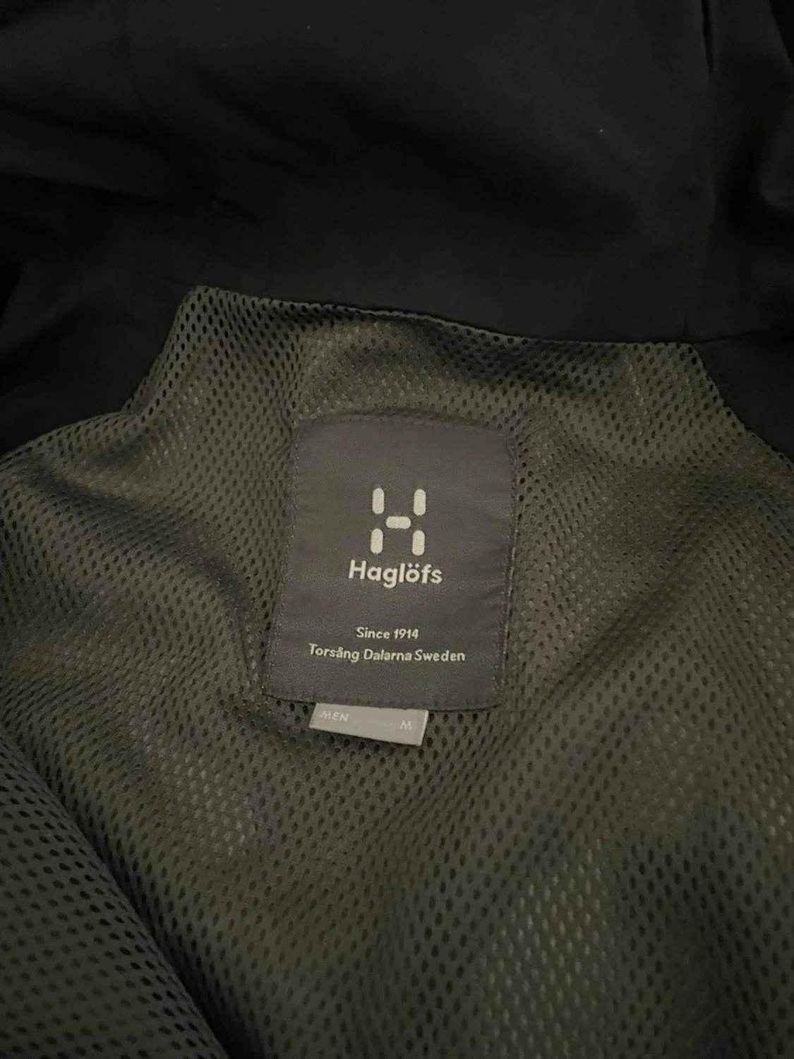 Svart vindjacka från Haglöfs - 2