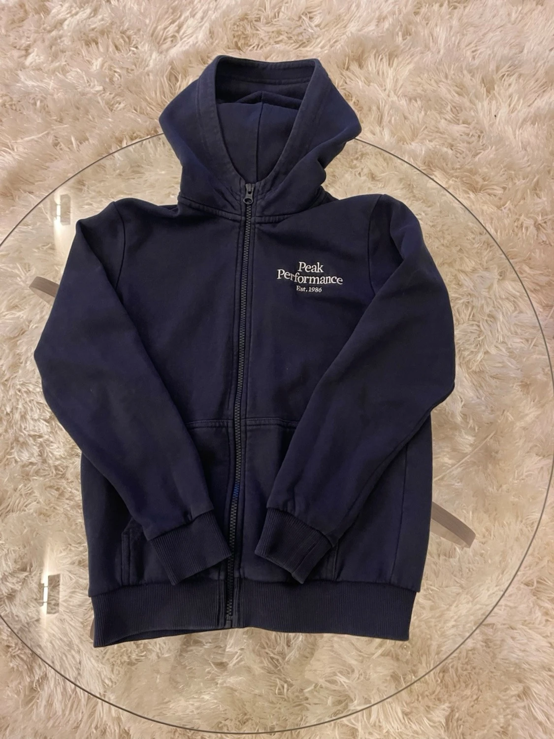 Mörkblå hoodie Peak Performance