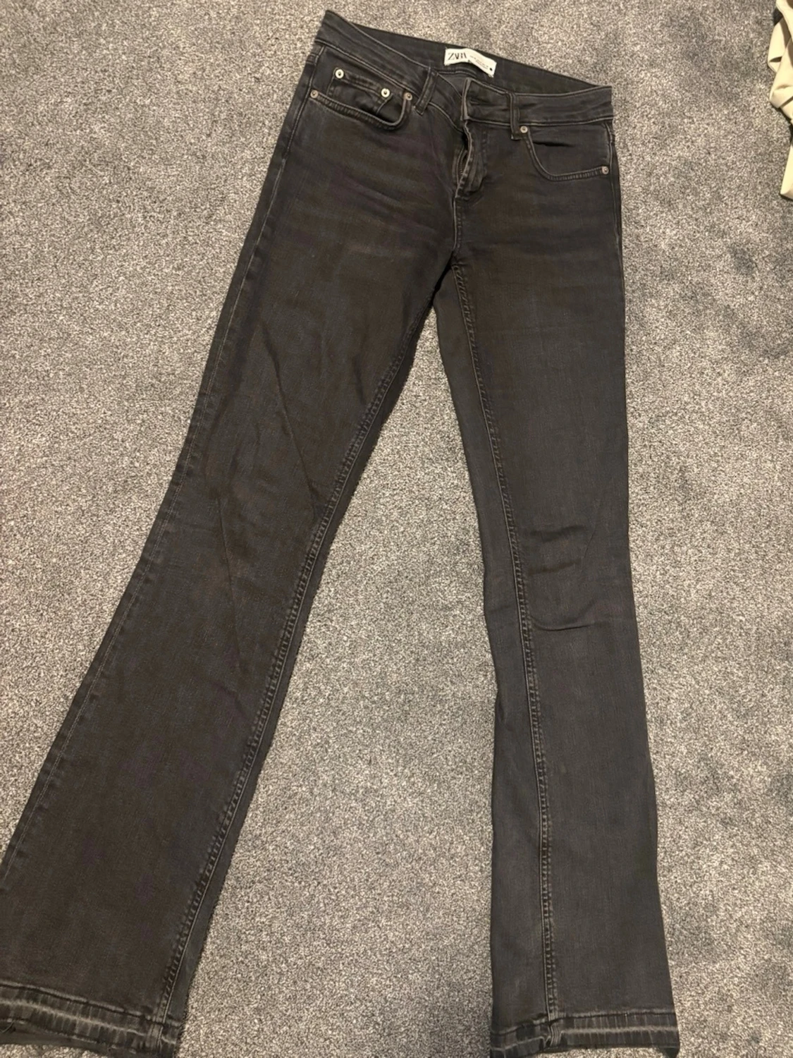 Svarta bootcut jeans från Zara
