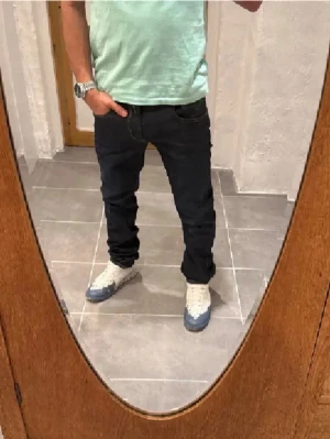 Replay jeans  - Ett par riktigt snygga byxor från Replay i storlek W30 L34 i modellen Anbbas 