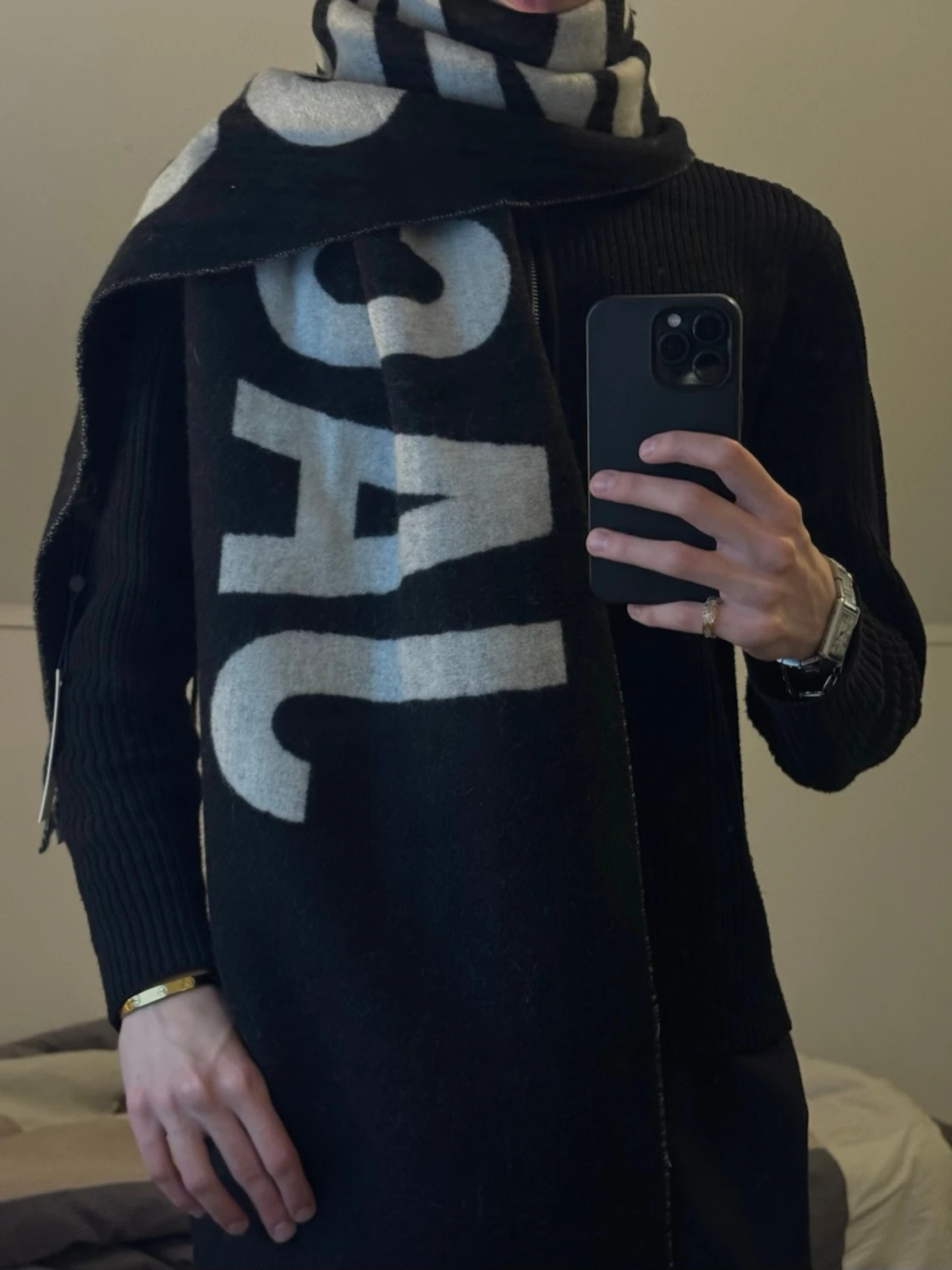 Svart halsduk från Jacquemus