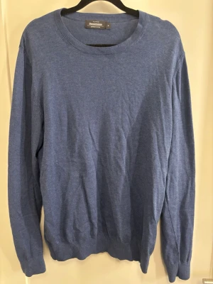 Stickad tröja Dressman - Säljer nu denna Ljusblåa stickad tröja från dressman, nypris 899kr. Inga defekter. Priser går att diskuteras