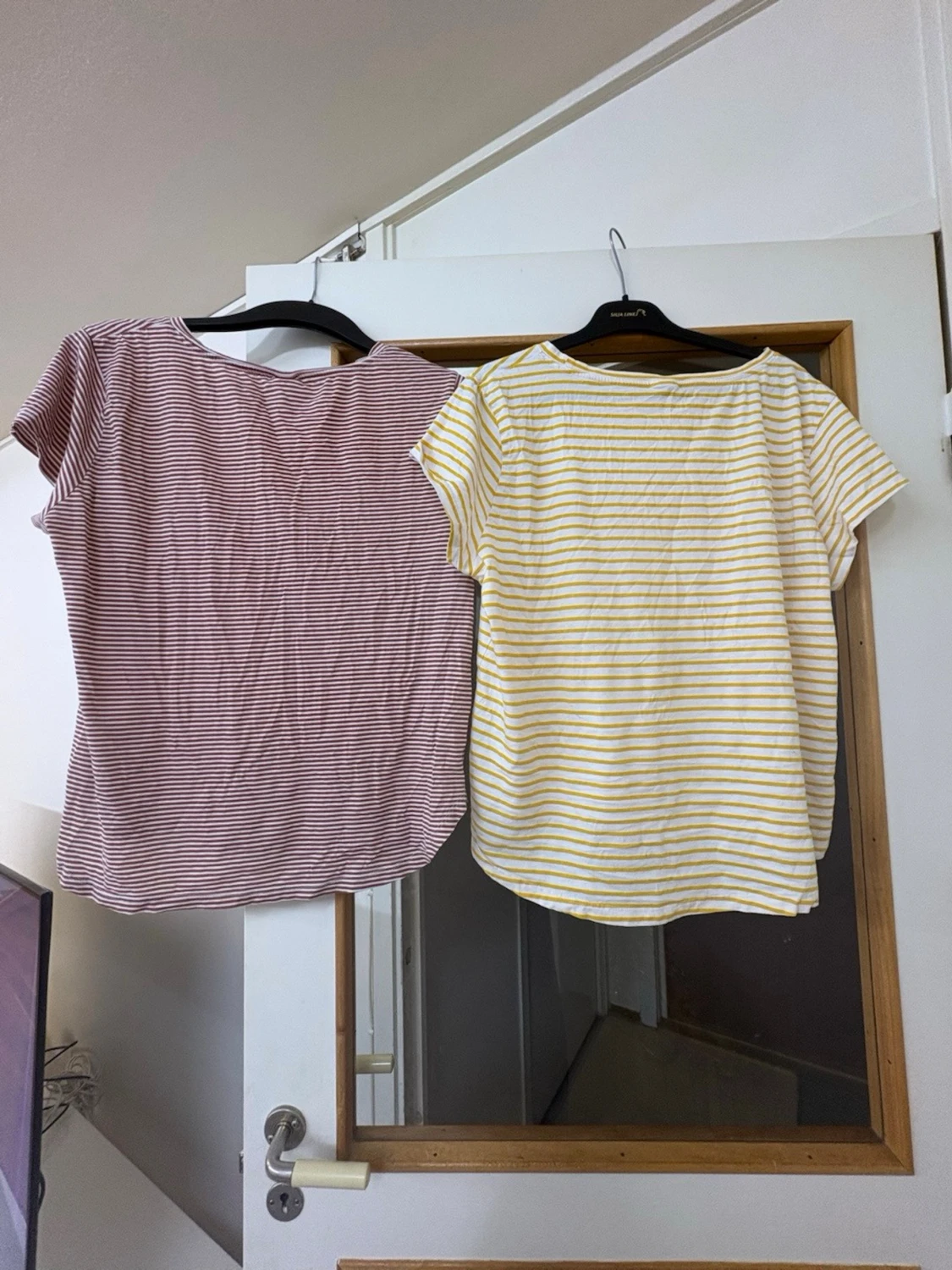 Två randiga t-shirts i bomull - 1