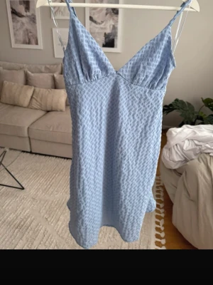 Klänning - Ny med lappar