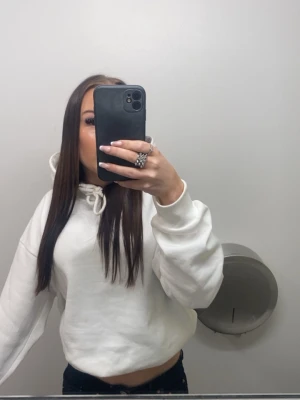 Vit hoodie - Mycket bra skick ❣️