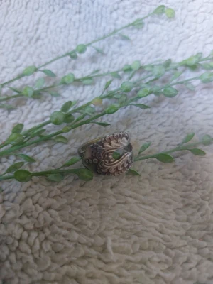 Dansk nysilver sked ring  - 💍Dansk nysilver ring i storlek  ☆50 ca. 16 mm Stämplad med prima n.s A.L.P. Danmark  ( rekommenderar ej till någon som är känslig för nickel )  Djur finns I hemmet Rökfritt 