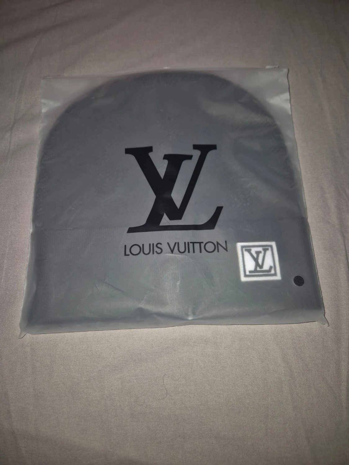 Svart mössa från Louis Vuitton