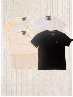 X4 Stilrena T-Shirts - Tjena säljer nu dessa riktigt Stilrena tröjorna som är otroligt snygga! Alla i storlek S