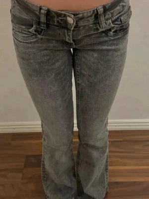 Super low waist jeans - Scandi low waist jeans från Gina Tricot. Storlek XS men passar S☺️💗