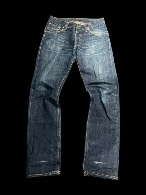 Nudie average joe selvedge denim - Very nicely washed selvedge denim from nudie jeans!  Model is average joe.  Perfect fit and flawless condition Beautiful color and unique detailing  Great add to your closet 👌 Fast shipping 📦 Measurments (+-1cm) Full length 113cm Waist 44cm Leg opening 21cm 