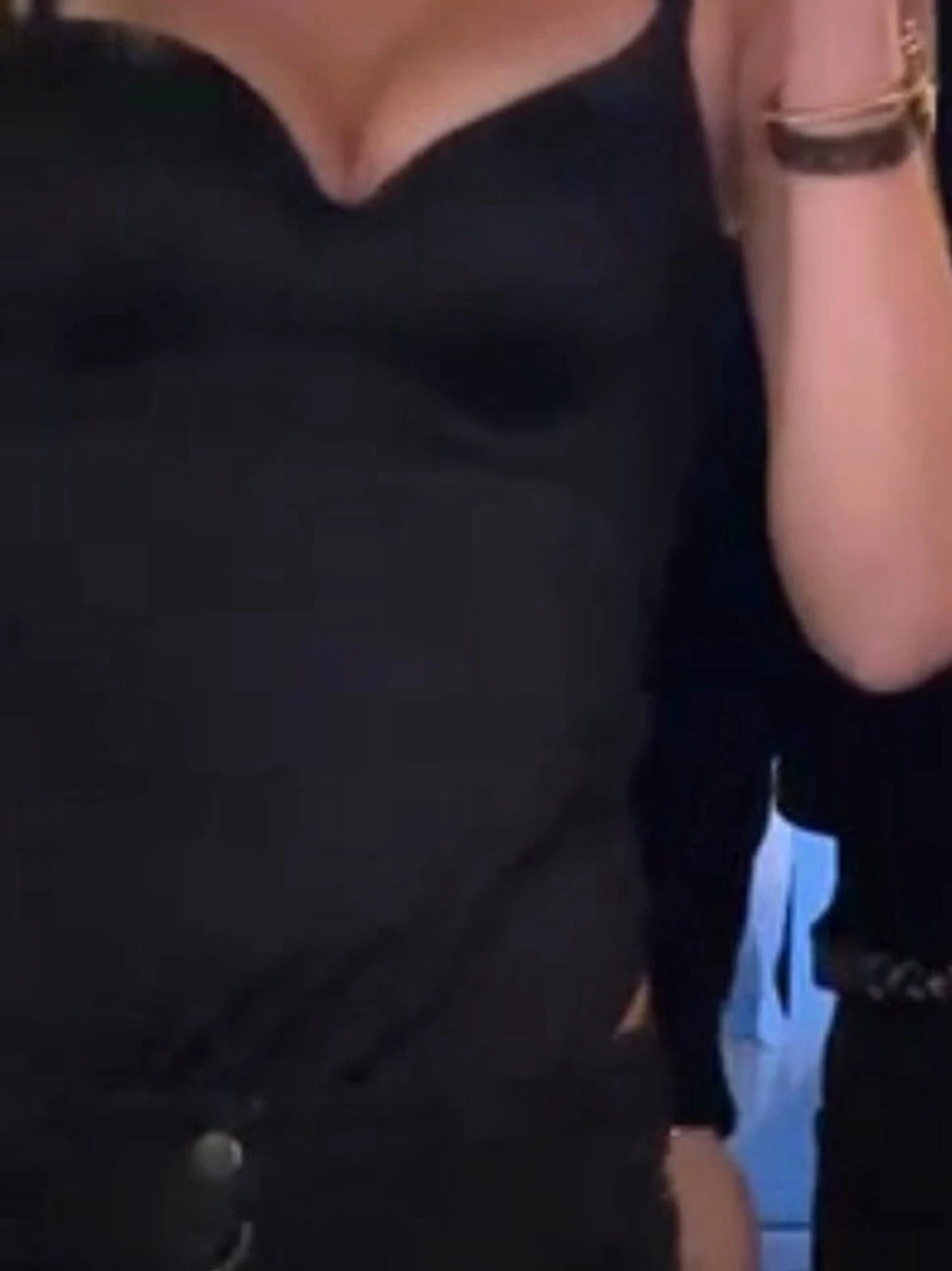 Svart body med tunna axelband - 1