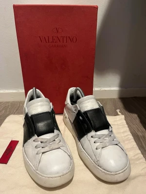 Valentino OPENS!!! - Ass feta Valentina opens nytt pris 4500kr!!! Mitt pris 1550kr. Skicket 7.5/10 Kom PM för frågor !!