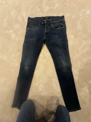 Replay jeans Anbass slimfit - Mörkblåa replayjeans W33L32