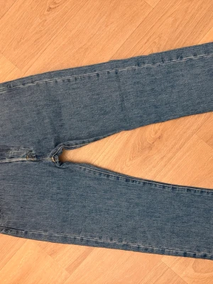 Levis 501 Blå raka jeans i klassisk modell - Levis 501 30 32 men skräddade till 30 30
