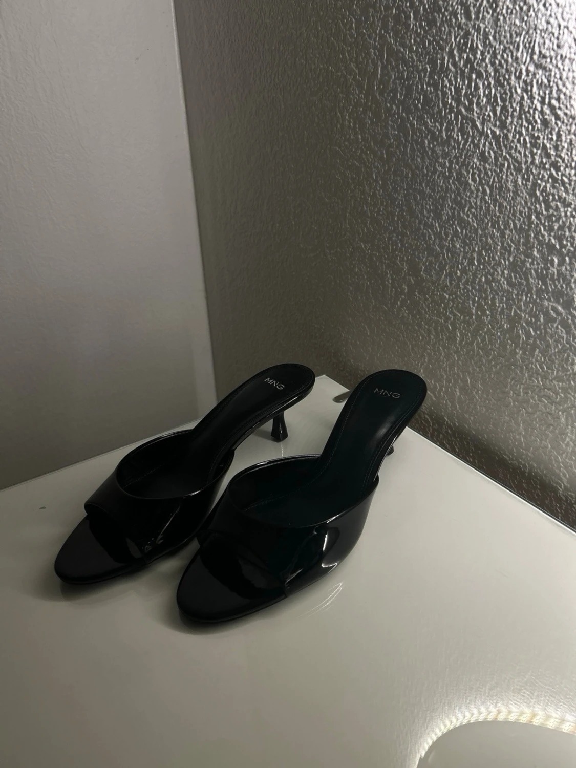 Svarta slip-in pumps från MNG - 1