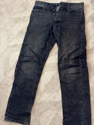 Jack n Jones jeans Loose chris - Mycket bra skick. Snygga. 28/30. 