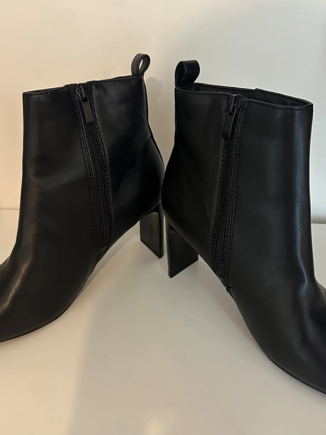 Svarta boots med klack - 1