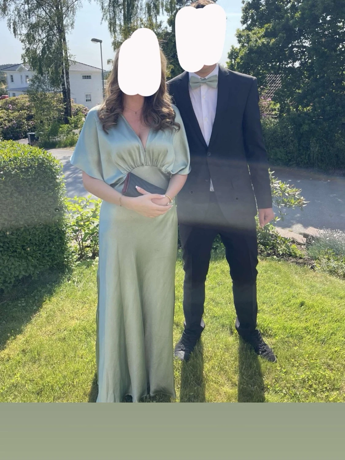 Ljusgrön långklänning med omlott - 1