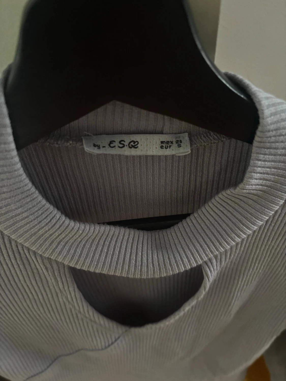 Grå ribbad långärmad topp från ES - 1