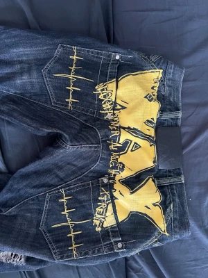 Swag jeans  - Inga defekter. Mina standard mått: midja 35-38 innerben 80-85 cm. 