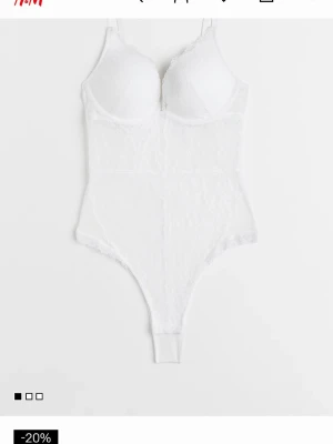Söker h&m body - Söker den här bodyn från hm i storlek 70/75b. Hör jättegärna av er om ni ser en annons eller säljer. Öppen för pris