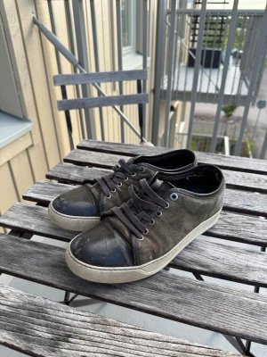 Lanvin Cap Toe - Ett par Lanvin cap to i använt med acceptabelt skick! Se bilder för mer info :) 