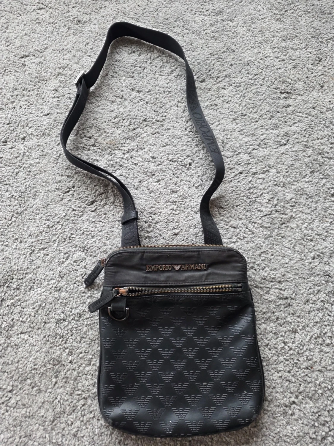 Svart axelväska Emporio Armani