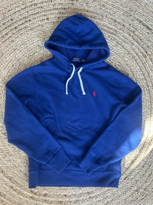 Ralph Lauren Hoodie | XS - Svin najs Ralph Lauren Hoodie | Priset är ej hugget i sten | Skickar inom 24h med PostNord | Äkta | Nypris 2000kr+ |