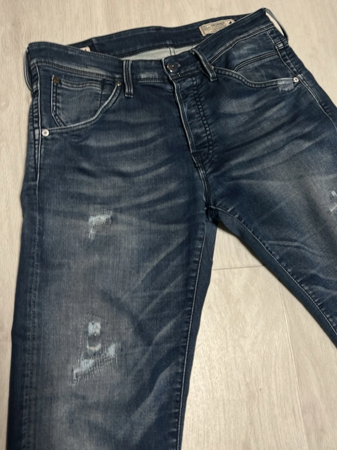 Mörkblå slitna jeans W32 L32 - 1