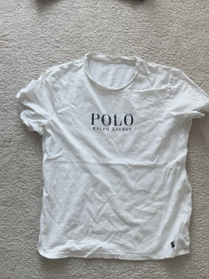 Ralph Lauren T shirt - En vit tisha från ralph lauren