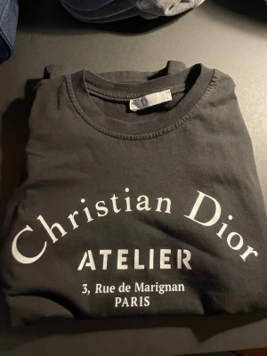 T-shirt ny - Ny! Kommer med kvitto