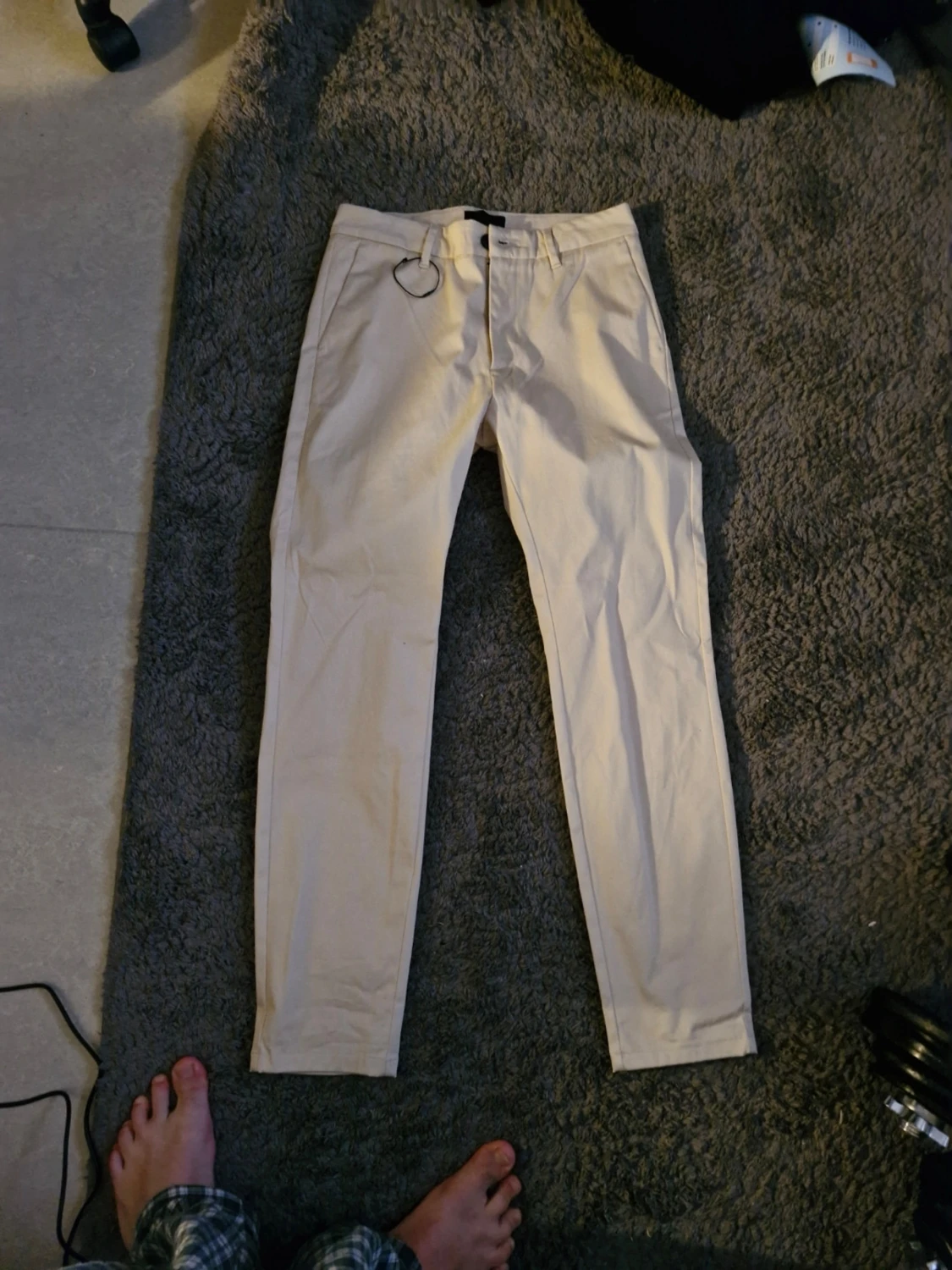 Beige chinos med smal passform