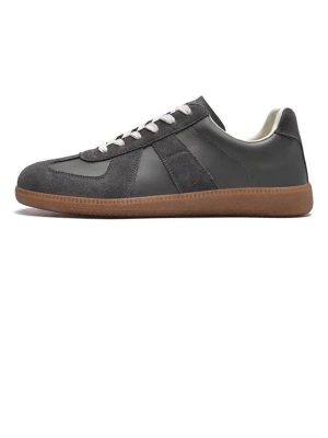 Kommer Snart! - Våra German Army Trainers i modellen: Storm Grey kommer snart säljas på vår Plick för Endast 1099kr.  Skynda er och Följ oss här på Plick för att inte missa kommande erbjudanden😊
