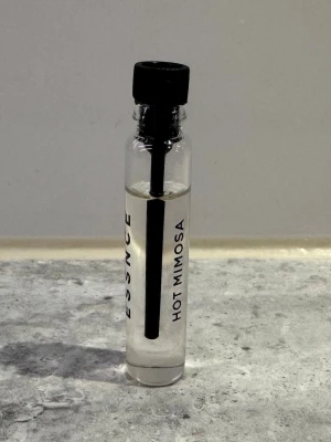 Hot mimosa - Essnce - Hot mimosa - Essnce, köpt nyligen och provad. Mängd syns på bild