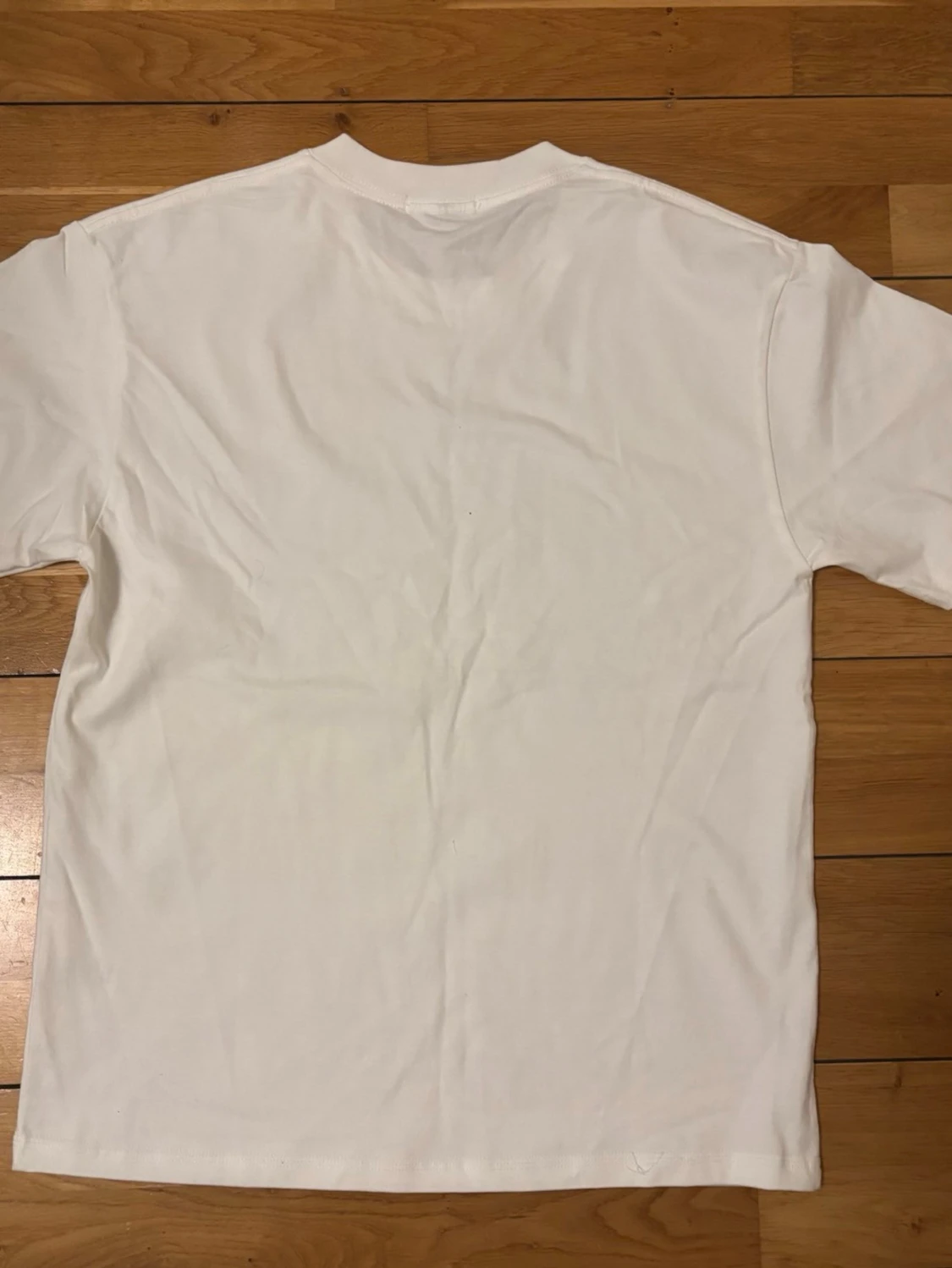 Vit t-shirt med Medusa print - 1