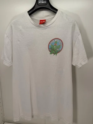 Steve will do it t shirt - T shirt från Steve Will do it. Bra skick, slitet tryck. Storlek L