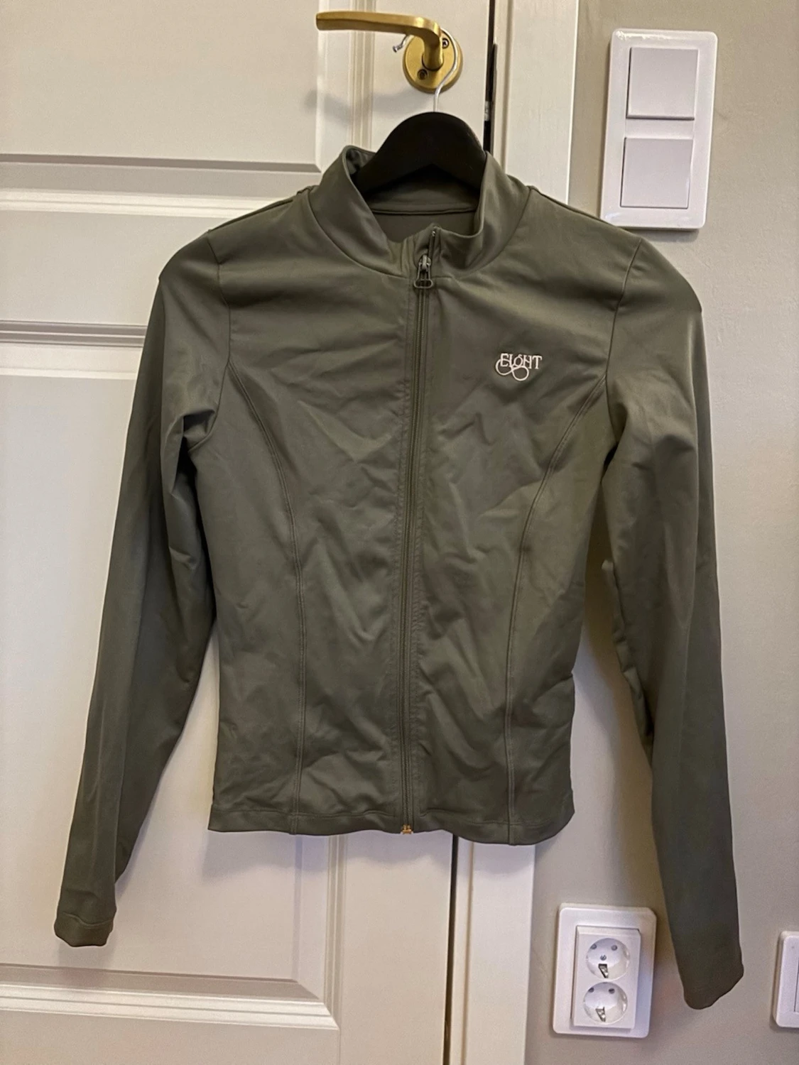 Olivgrön träningsjacka 