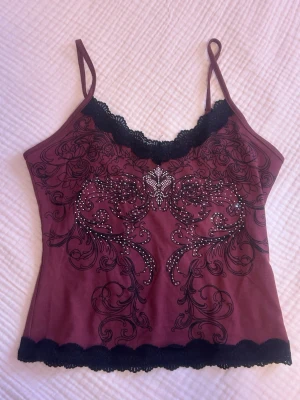 4st för 199kr - Y2K Linne med spets  - Alla 4st toppar för 199kr 💗