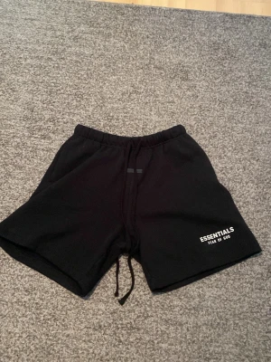 Essentials shorys - Ett par essentials shorts som jag aldrig har använt. 
