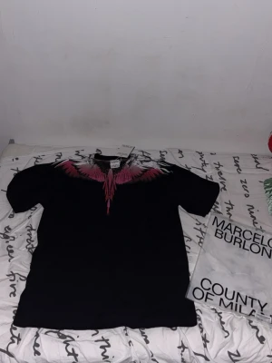 Marcelo Burlon - T-shirt från Marcelo Burlon storlek XL och den är helt ny