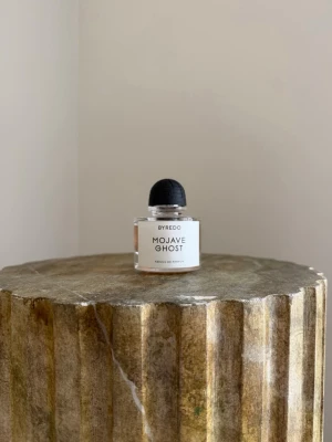 Byredo Mojave Ghost parfym 50 ml - Endast använd ett par gånger. I nyskick men säljes pga kommer ej till användning 