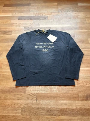 Två Acne Studios Longsleeve - Säljer två stycke acne longsleeves