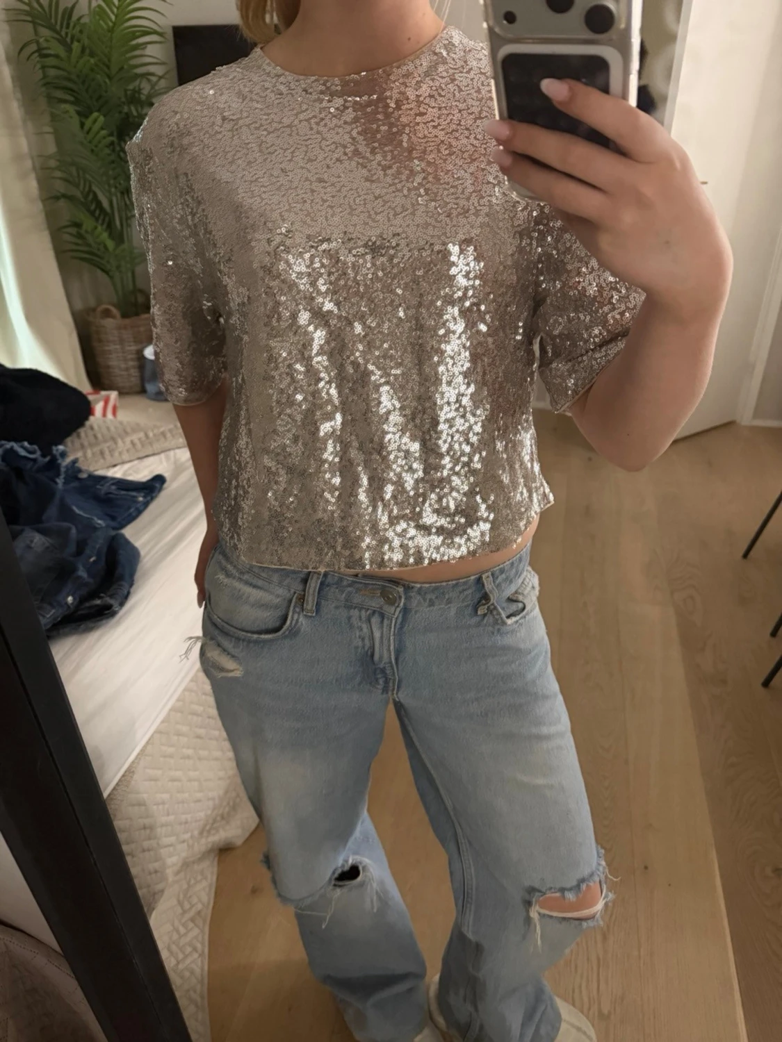 Glittrig croppad topp i silver