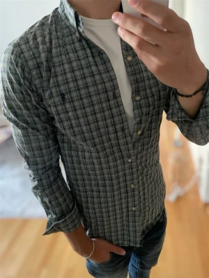 Rutig skjorta från Ralph Lauren - Bra skick skriv vid funderingar!