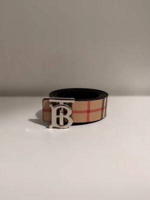 Burberry bälte  - Helt ny, skickas inom kort tid, tryggt och säkert. 