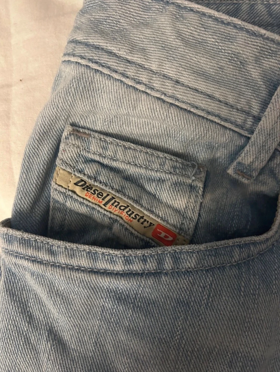 Diesel jeans med slitningar - 3